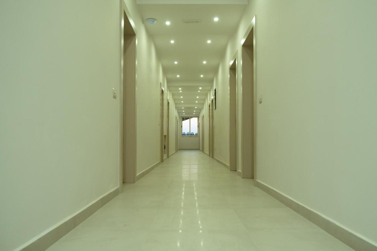 Center Park Hotel Velipoje Exterior photo
