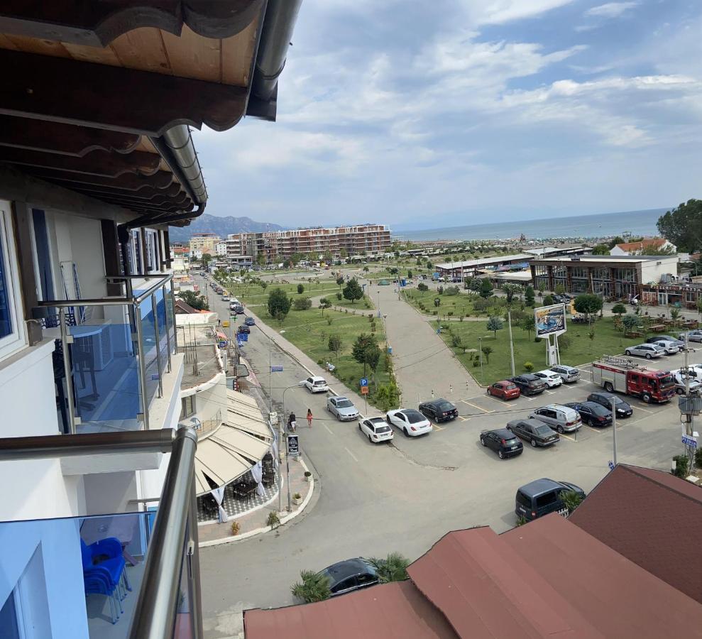 Center Park Hotel Velipoje Exterior photo